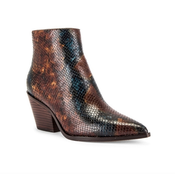 Stunning Paige Embossed Leather Western Chic Booties - Picture 5 of 5